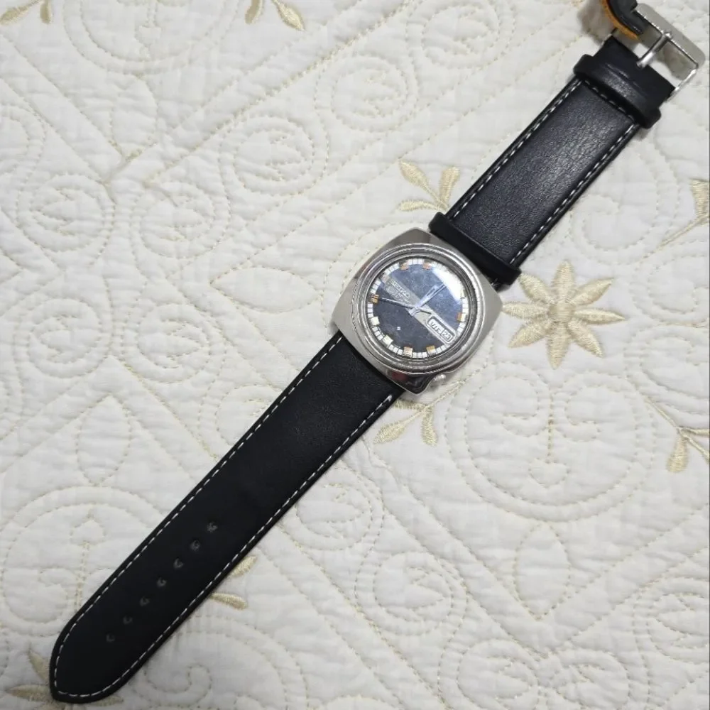 Vintage Seiko 5 Men's Watch 6119-7410 Automatic Asymmetrical Case Black